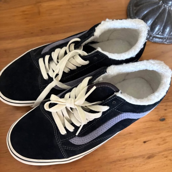 vans - Picture 2 of 2